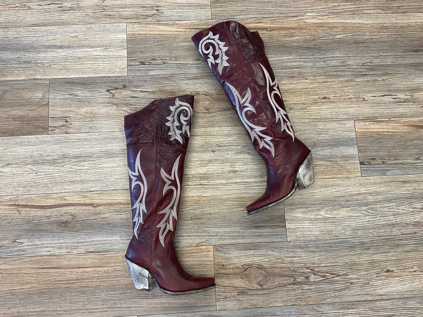 ‘’ALEJANDRA’’ BURGUNDY WESTERN BOOTS