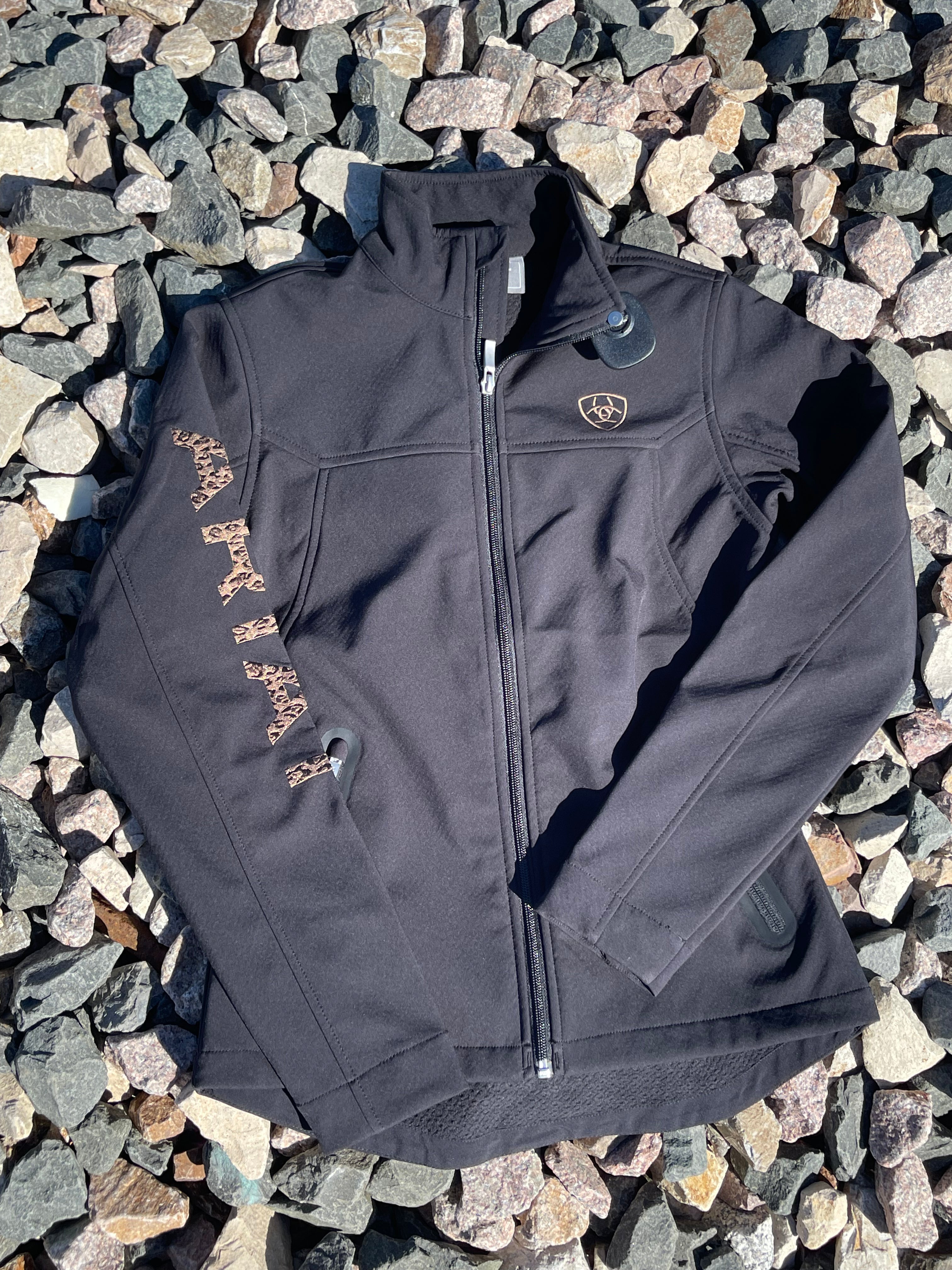 “ Scarlett “ |  WOMEN ARIAT  JACKET BLACK SOFT SHELL JACKET CHEETAH